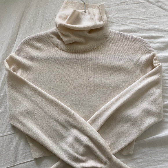 Aritzia Rebecca Sweater